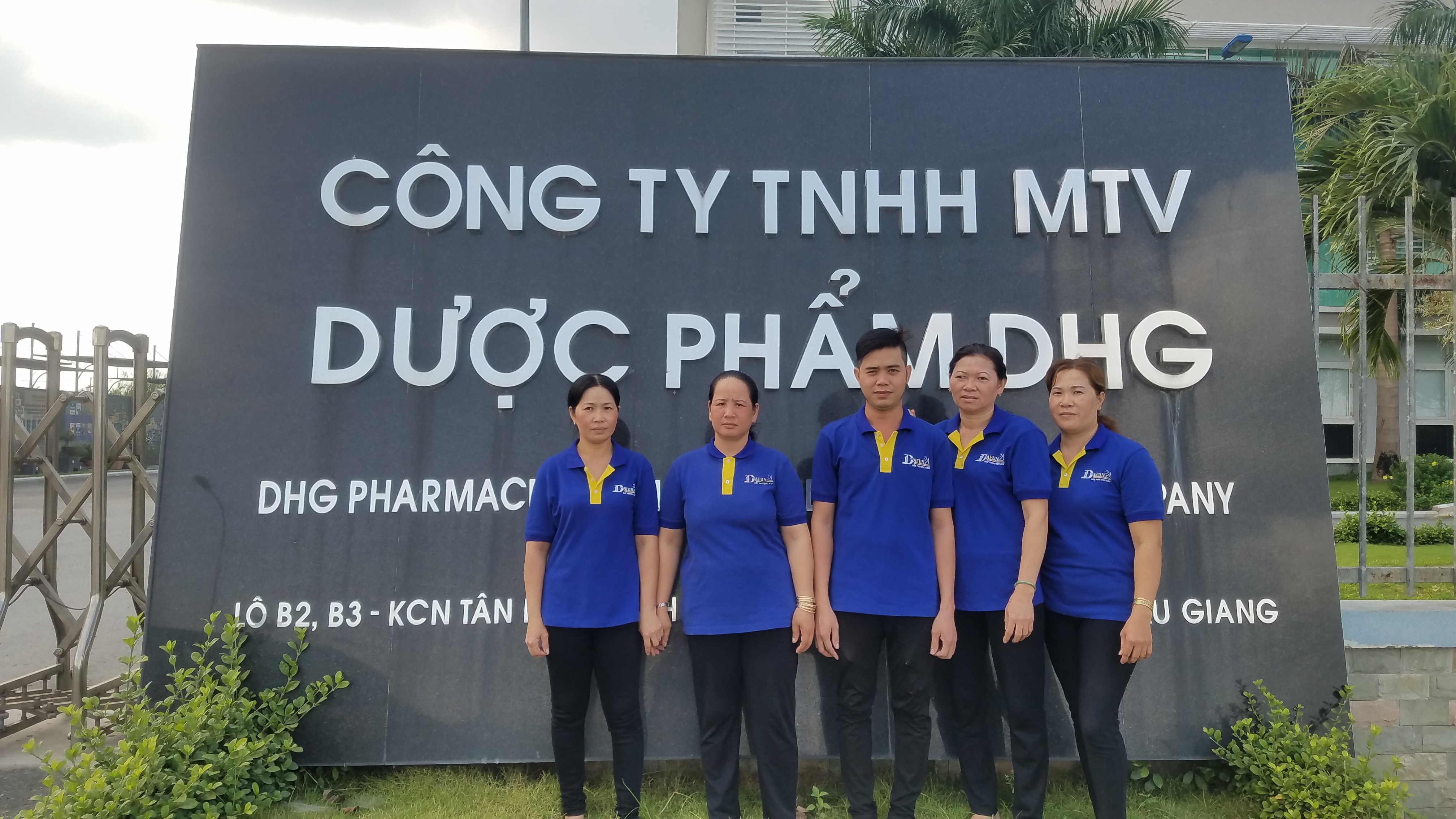 Tạp vụ cơ quan văn phòng
